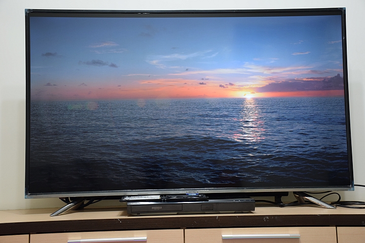 UHD disc player 與 BenQ 50IZ7500 絕妙搭配體驗 4K 完美呈現