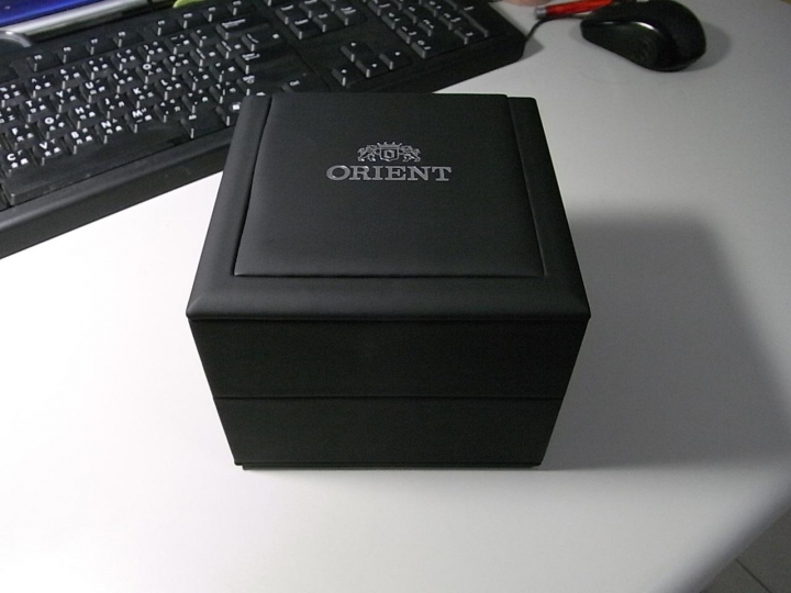 東方Orient 白面藍針GMT雙時區自動錶 SDJ05003W 開箱