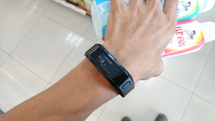 【試用】完美融入"心"生活 | Garmin vívosmart® HR(一卡通版)