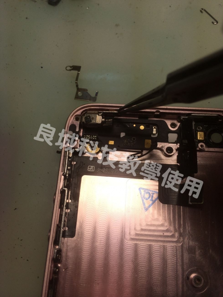 I Phone 5S 五馬分屍(不專業維修分享)