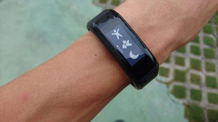 【試用】完美融入"心"生活 | Garmin vívosmart® HR(一卡通版)
