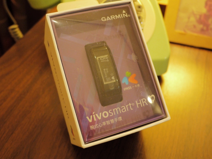 【上篇】{試用-Garmin vivosmart HR(一卡通版)}/生活工作不忙亂,通通輕鬆一手包/--{前言/開箱/設定篇}