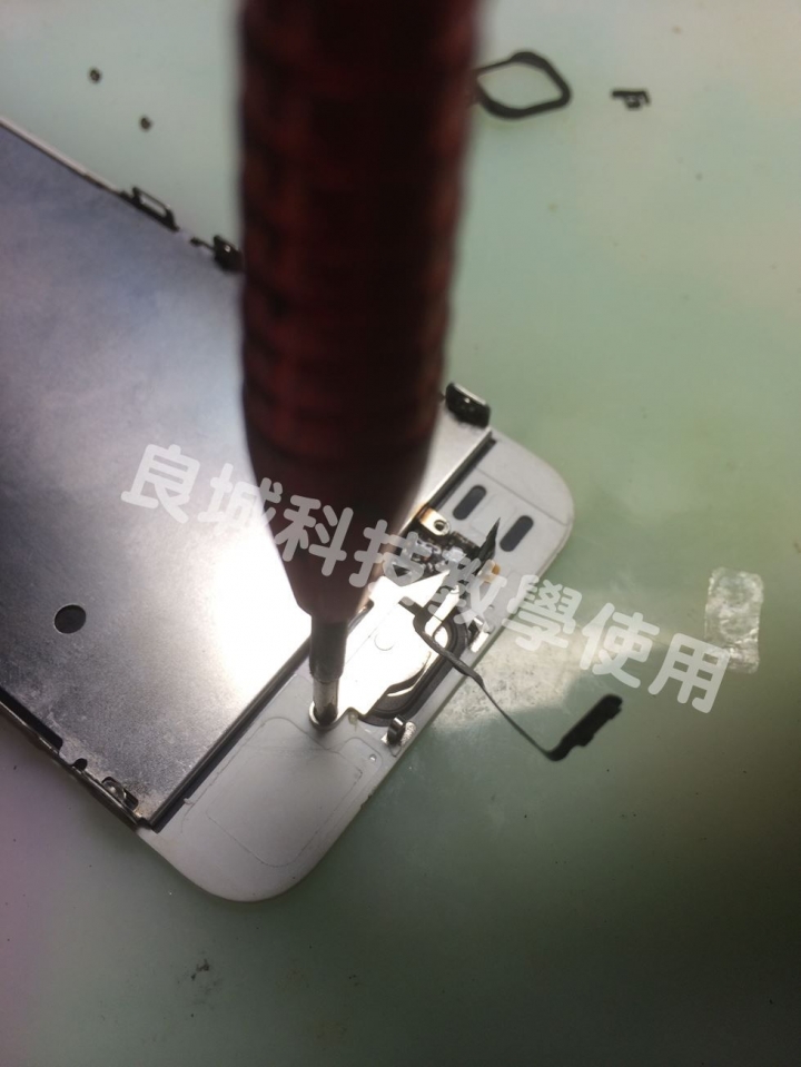I Phone 5S 五馬分屍(不專業維修分享)