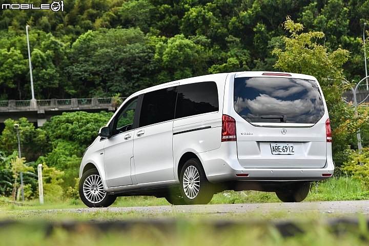 新勢力來襲 Mercedes-Benz V250d Avantgarde