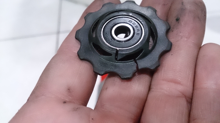 SRAM RIVAL 10速 導輪裂開更換