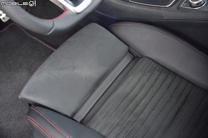 帥勁上身 強化均衡特質 M.Benz A180 AMG Line