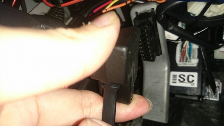 不專業之HLA100(A100)抬頭顯示器開箱