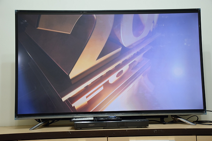 UHD disc player 與 BenQ 50IZ7500 絕妙搭配體驗 4K 完美呈現