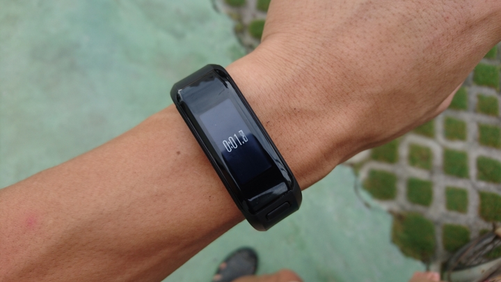 【試用】完美融入"心"生活 | Garmin vívosmart® HR(一卡通版)