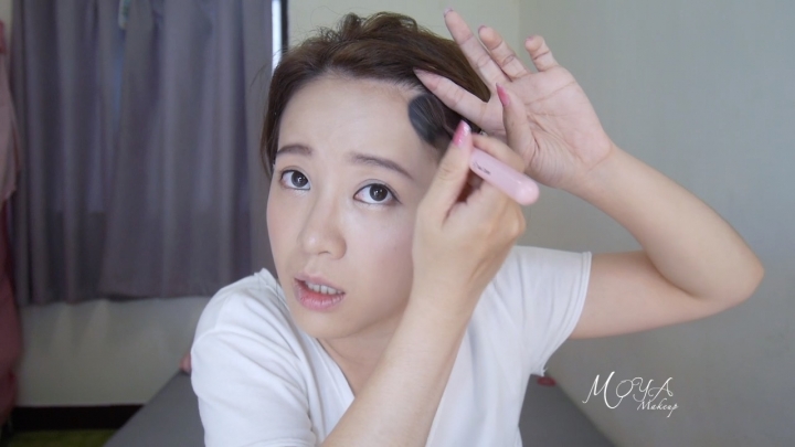 IU風無辜垂眼清雅妝