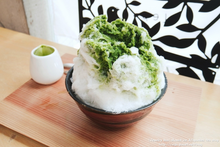 奈良冰品│こおりとお茶のお店ほうせき箱【拖著媽媽去關西】│綿密清爽的優格冰和濃厚抹茶冰超級推薦!│奈良2016隱藏小店、日本人也愛的日式剉冰店