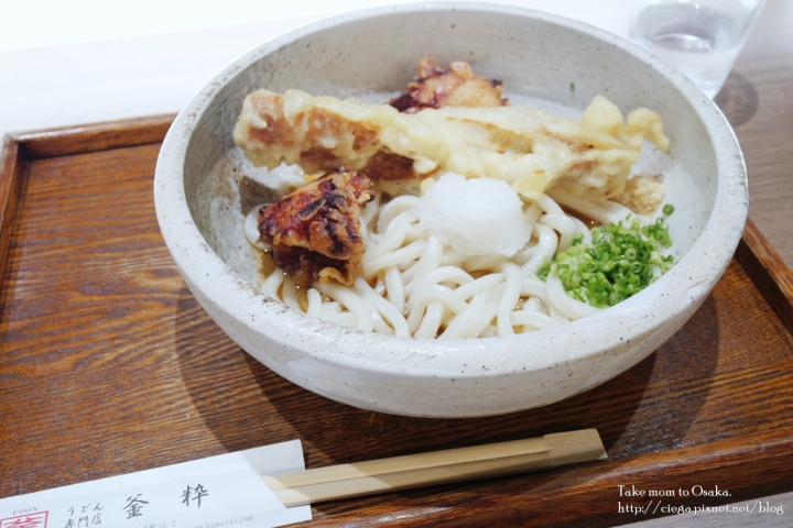 奈良美食│うどん釜粋本店烏龍麵【拖著媽媽去關西】│質感清爽設計店家,多樣化選擇:沾麵、冷麵、咖哩烏龍麵│個人感受美味程度更勝於麵鬪庵