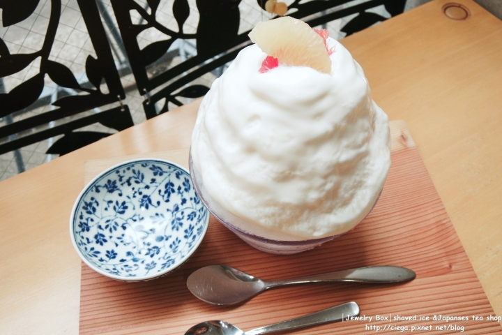 奈良冰品│こおりとお茶のお店ほうせき箱【拖著媽媽去關西】│綿密清爽的優格冰和濃厚抹茶冰超級推薦!│奈良2016隱藏小店、日本人也愛的日式剉冰店