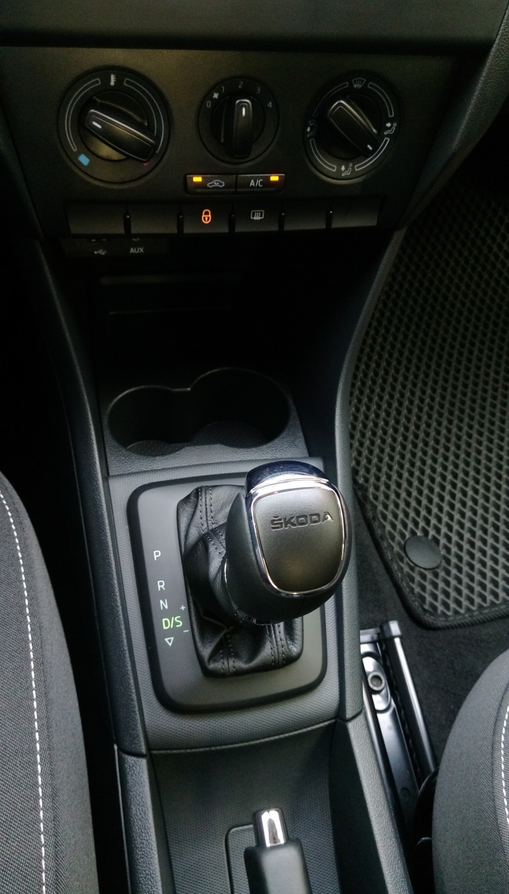 Skoda 2016年式Rapid 1.6MPI遲來的簡單開箱分享
