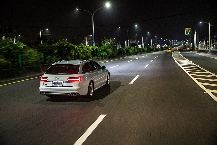 低調的暴力美學-AUDI S6 Avant 開箱分享