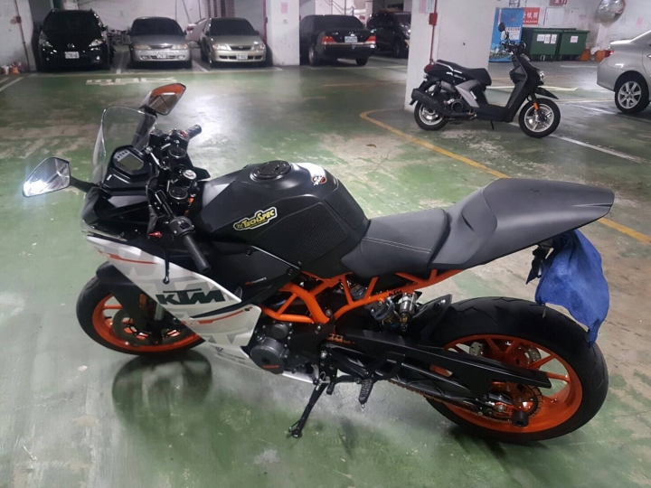 RC 390 YR FACTORY 降低三角台