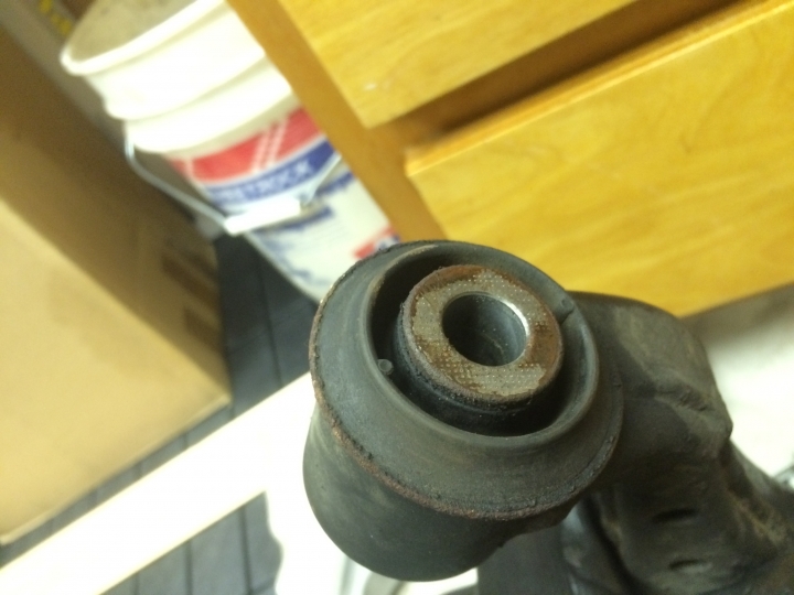 DIY: CRV 2 前搖臂大鐵套/和尚頭橡皮套更換
