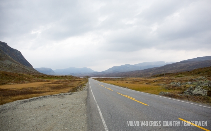 自然畫布 - 北歐輕旅行/Volvo V40 Cross Country