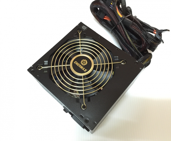 DIY NAS年中小更新 Enermax 銅霸 350w 入手