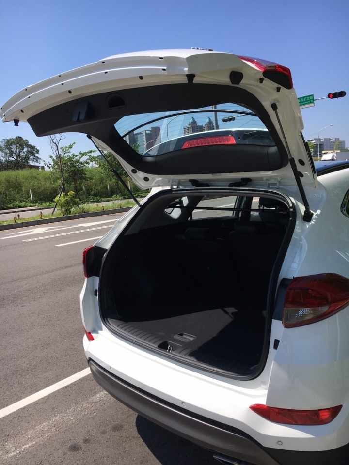 現代tucson新莊爛路試駕