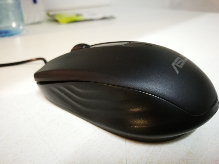 Asus UX510UX 人生第一台筆電 小開箱