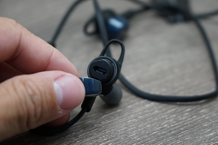 「開箱」Plantronics BackBeat GO3 精裝版藍牙耳機 單寧藍
