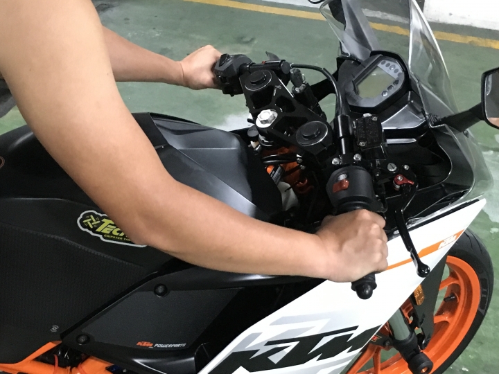 RC 390 YR FACTORY 降低三角台