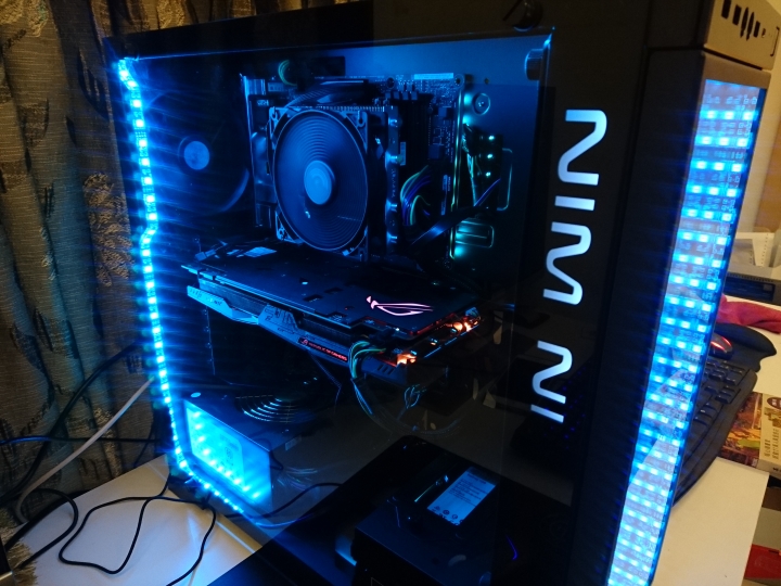 讓機殼像宇宙般無限延伸 In Win 805 infinity 不專業開箱
