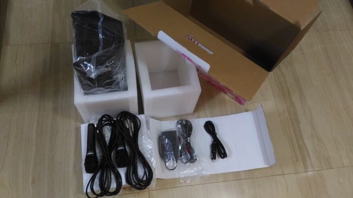 【開箱】U-best優必勝 行動卡拉OK 全功能行動KTV ishow愛秀 UB-101 娛樂行動電腦 點歌機 伴唱機