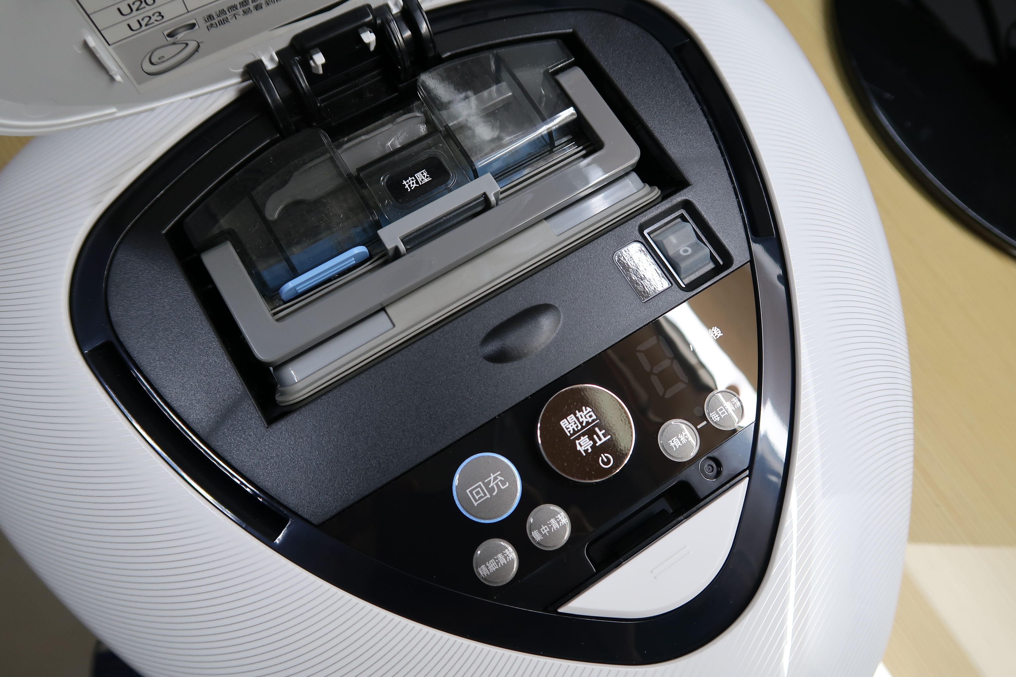掃地機器人 Panasonic RULO \ Neato Botvac D75 \ LG HOM-BOT VR64701LVM 使用心得