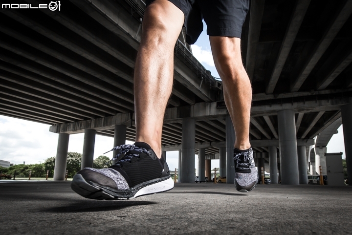 性能兼備 UNDER ARMOUR Charged Bandit 2