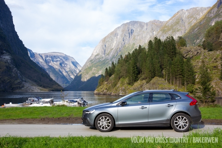 自然畫布 - 北歐輕旅行/Volvo V40 Cross Country