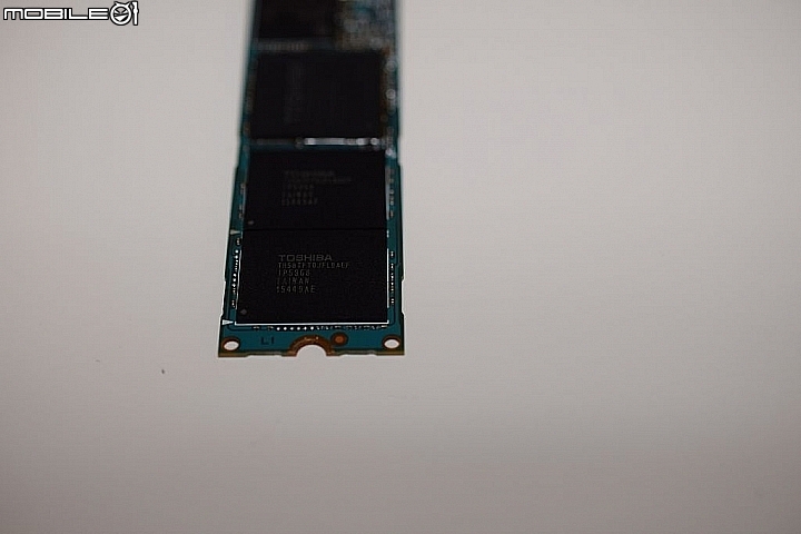NVMe 速度更上一層 OCZ RD400A PCI-E SSD 256GB 開箱