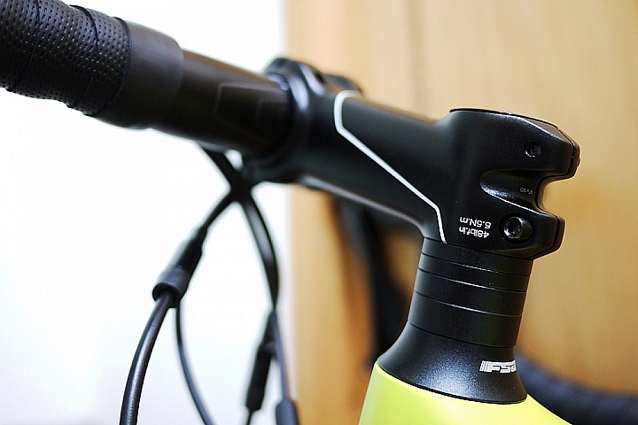 我的第一台公路車 2017 GIANT DEFY ADVANCED 1 首發 >