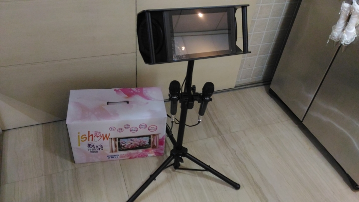【開箱】U-best優必勝 行動卡拉OK 全功能行動KTV ishow愛秀 UB-101 娛樂行動電腦 點歌機 伴唱機