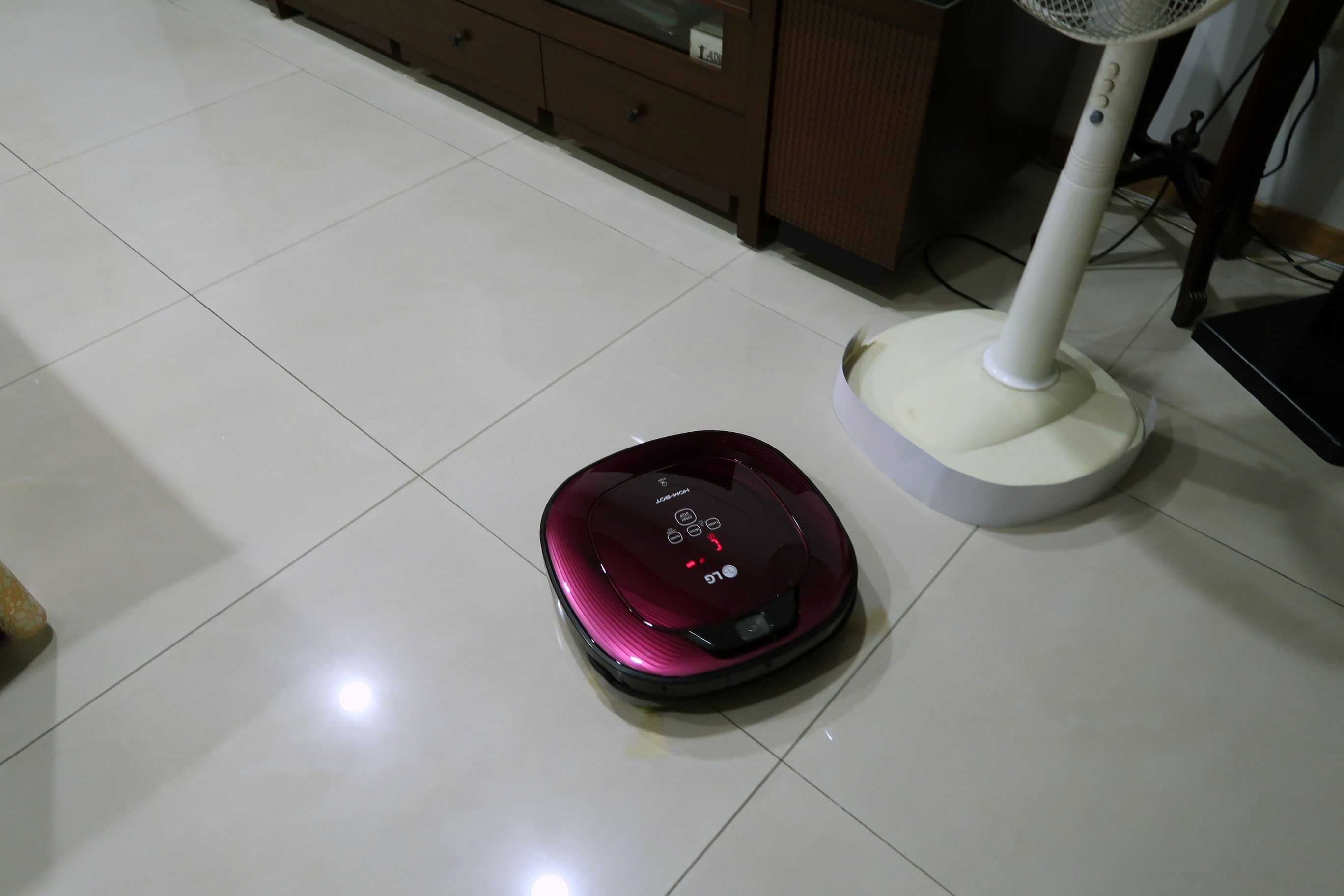 掃地機器人 Panasonic RULO \ Neato Botvac D75 \ LG HOM-BOT VR64701LVM 使用心得