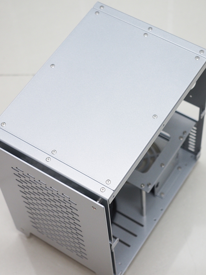 ~工作日誌~ ITX自製水冷用機殼 (持續更新中...)