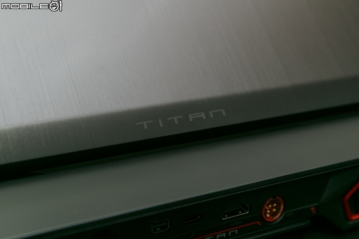 MSI GT73VR 6RF Titan Pro 超頻效能巨獸