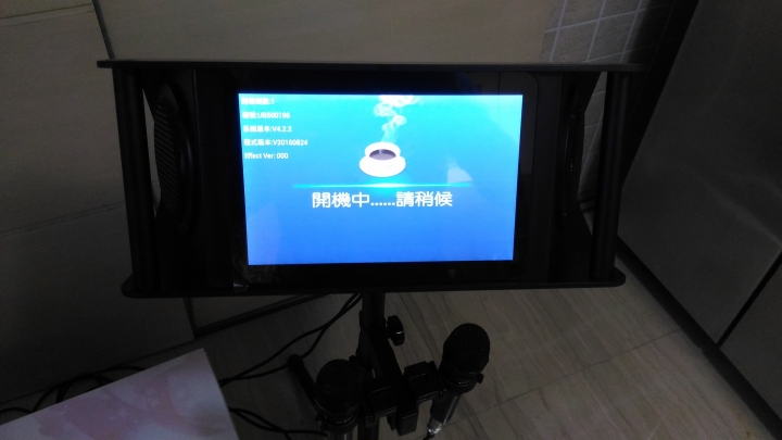 【開箱】U-best優必勝 行動卡拉OK 全功能行動KTV ishow愛秀 UB-101 娛樂行動電腦 點歌機 伴唱機