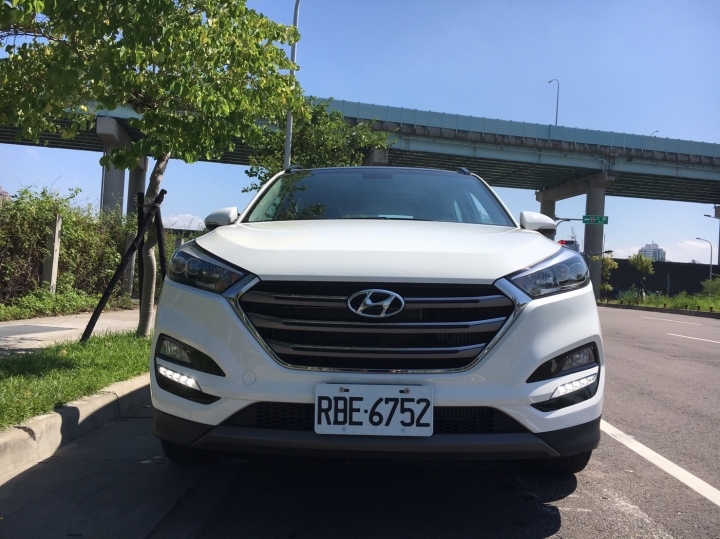現代tucson新莊爛路試駕