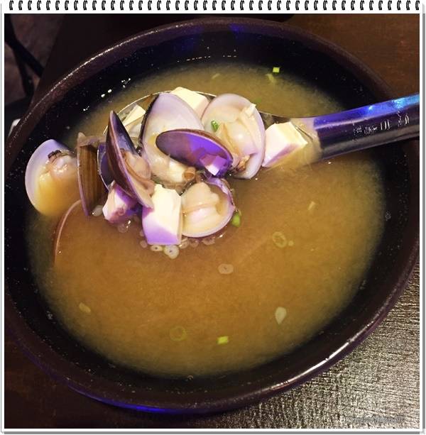 【台中大里美食】新開幕工業風~貨櫃屋燒烤串燒,宵夜小酌好所在