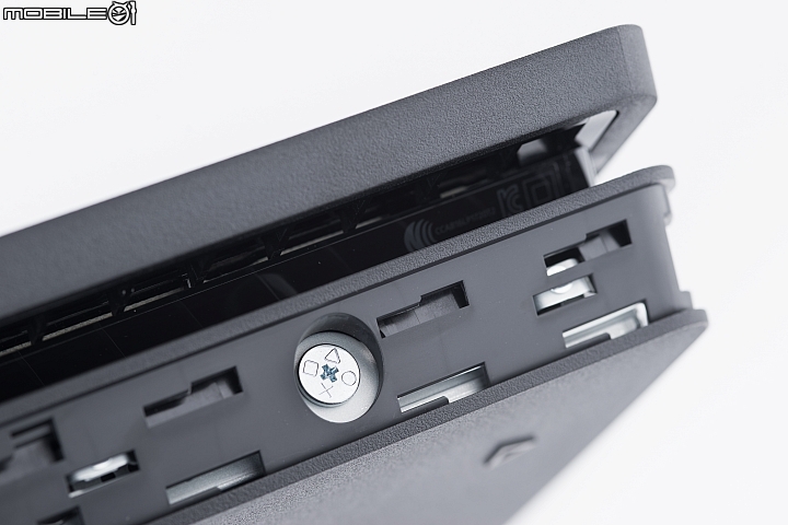 開箱實拍!PlayStation4 2000型輕量登場