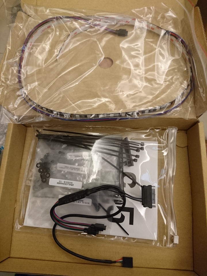 讓機殼像宇宙般無限延伸 In Win 805 infinity 不專業開箱