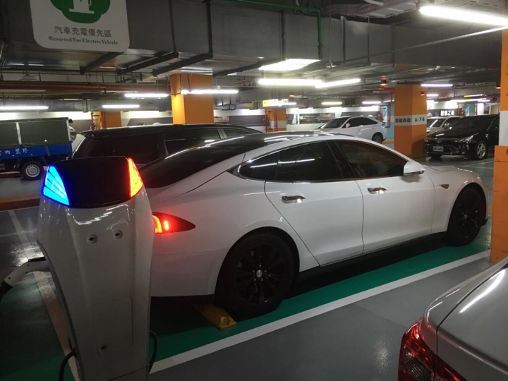 電動汽車充電遊玩美食地圖