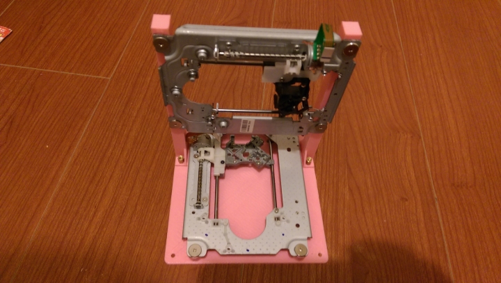 窮鬼的微型雷射雕刻機 (DIY & 玩具級)