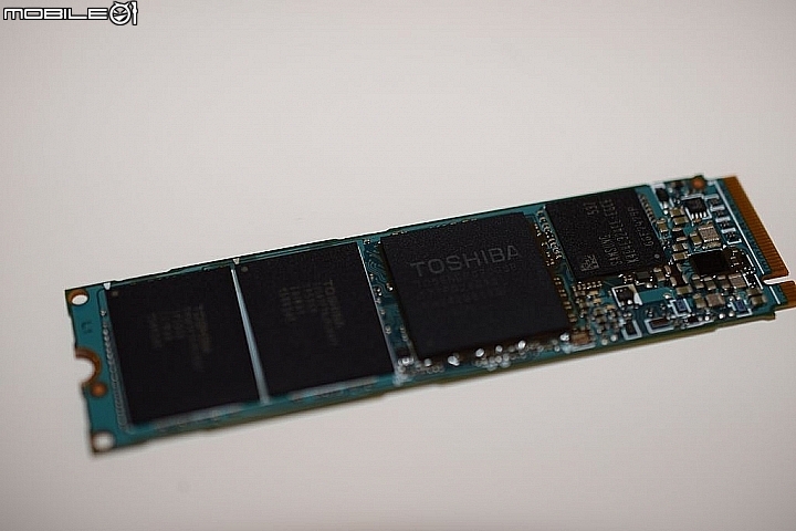 NVMe 速度更上一層 OCZ RD400A PCI-E SSD 256GB 開箱