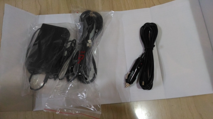【開箱】U-best優必勝 行動卡拉OK 全功能行動KTV ishow愛秀 UB-101 娛樂行動電腦 點歌機 伴唱機