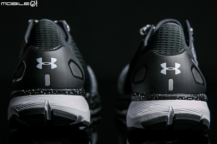 性能兼備 UNDER ARMOUR Charged Bandit 2