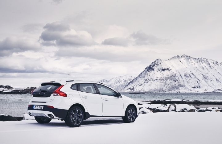 自然畫布 - 北歐輕旅行/Volvo V40 Cross Country