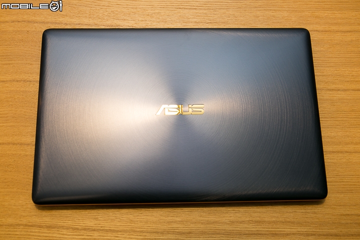 ASUS ZenBook 3 UX390 再顯極致的輕薄筆電